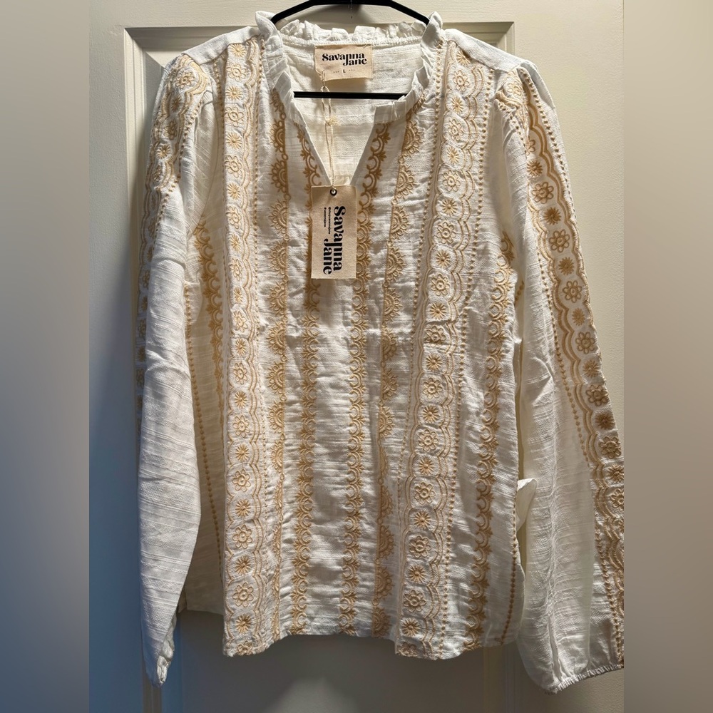 Savanna Jane White and Cream embroidered cotton top with bubble sleeve. NWT lg